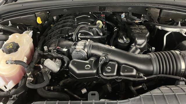 Used 2021 Jeep Grand Cherokee L Laredo w/ Luxury Tech Group I AWD/4WD image 26