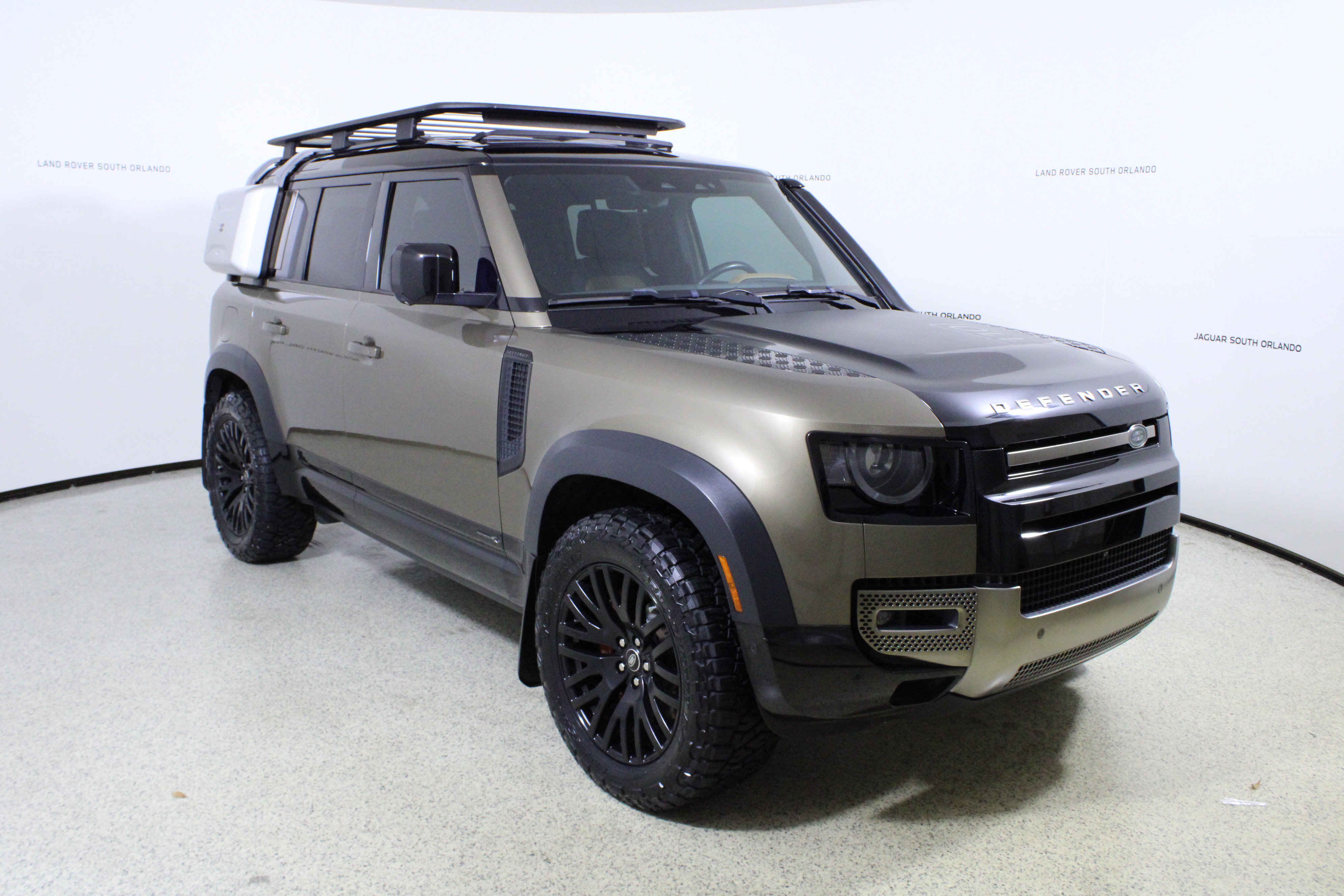 Used 2020 Land Rover Defender 110 X image 3