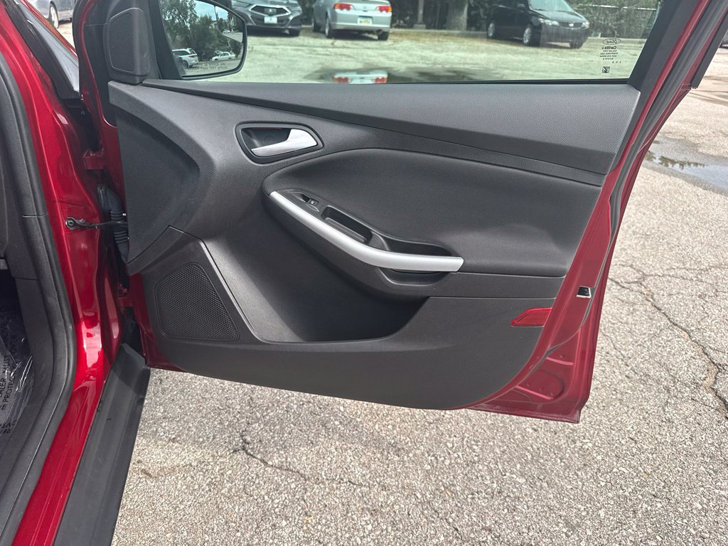 Used 2013 Ford Focus SE FWD image 42