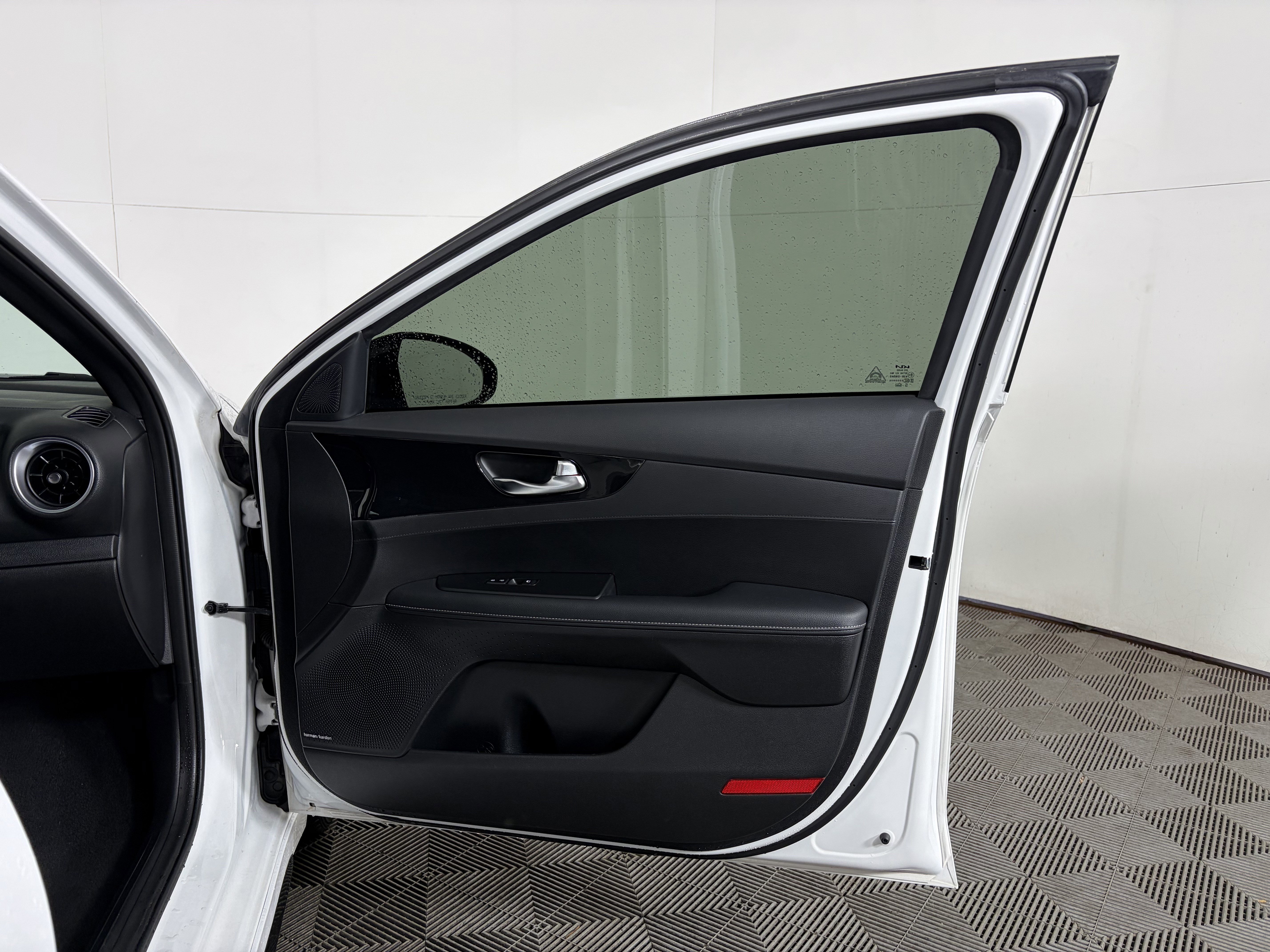 Certified 2024 Kia Forte GT-Line w/ GT-Line Premium Package image 41