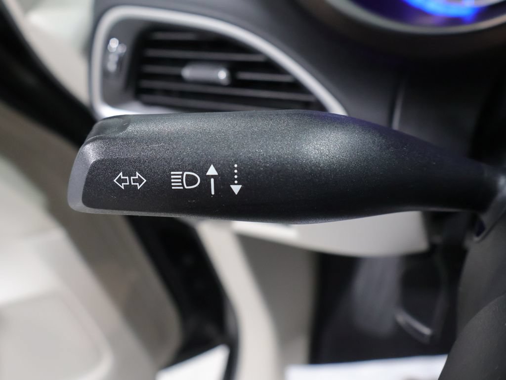 Certified 2023 Chrysler Voyager LX FWD image 39