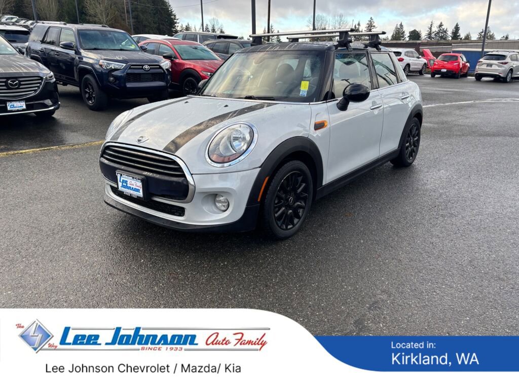 Used 2016 MINI Cooper 4-Door Hardtop image 1