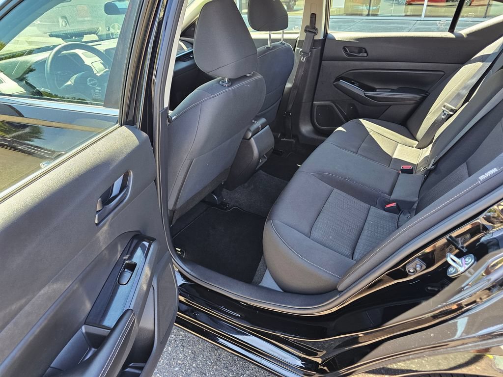 Used 2023 Nissan Altima 2.5 SV AWD/4WD image 16