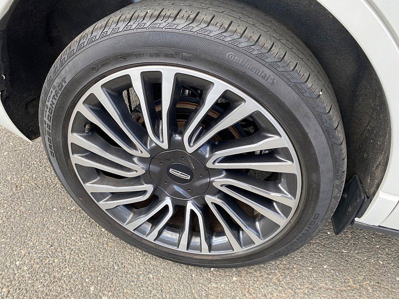 Used 2022 Lincoln Corsair AWD w/ Premium Package image 16
