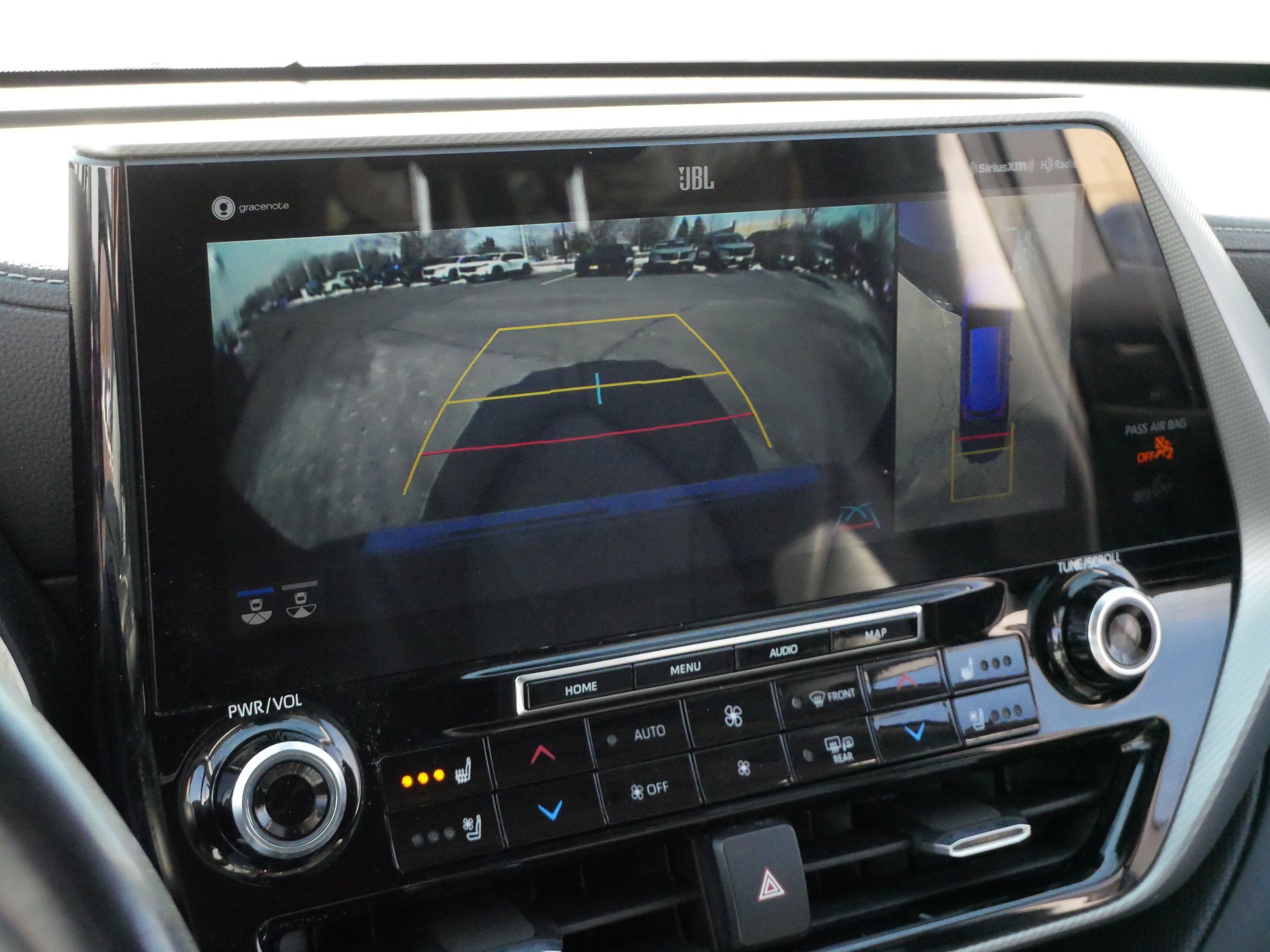 Used 2020 Toyota Highlander Platinum image 29