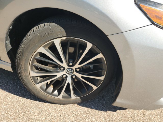 Used 2019 Toyota Camry SE FWD image 6