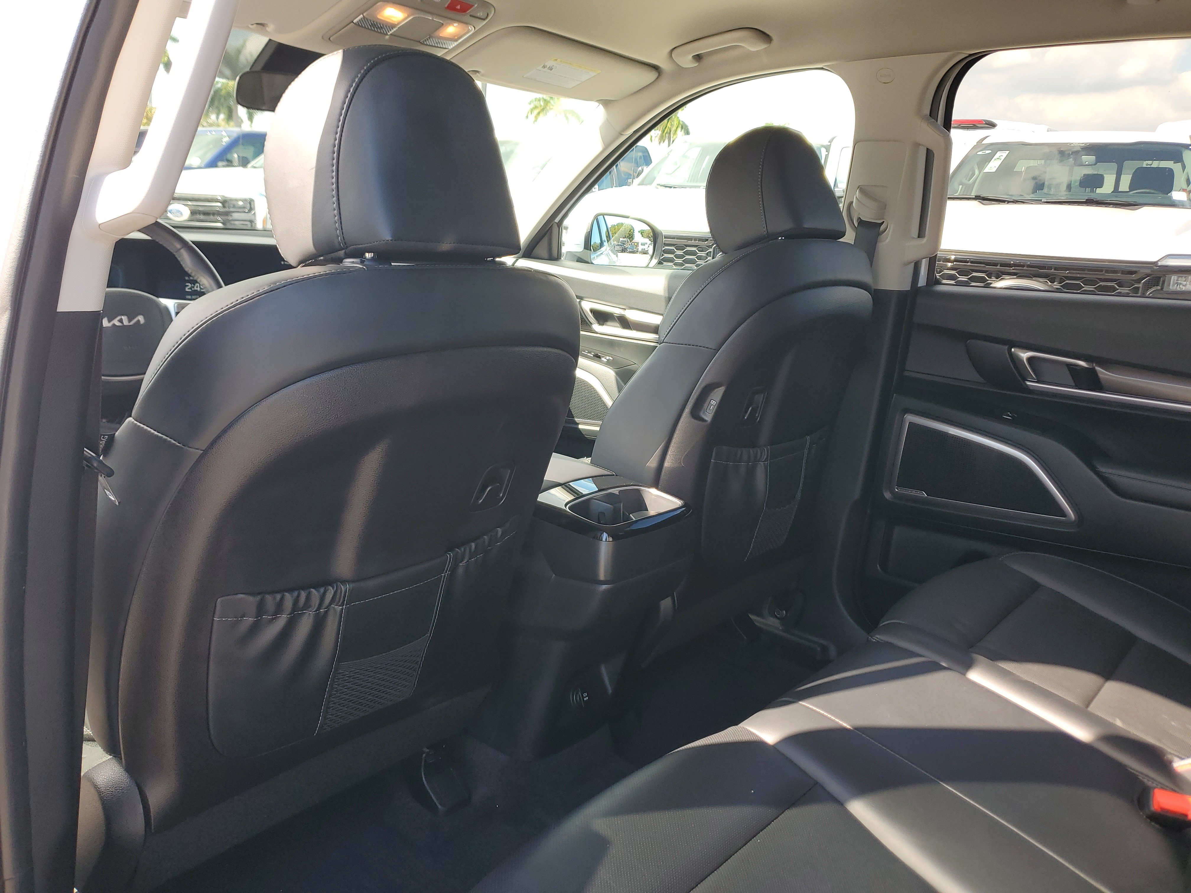 Used 2024 Kia Telluride LX FWD image 13