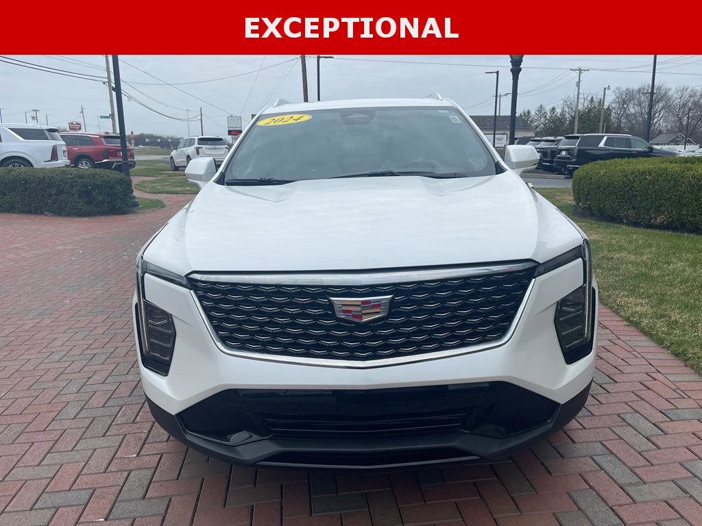 Used 2024 Cadillac XT4 Premium Luxury image 3