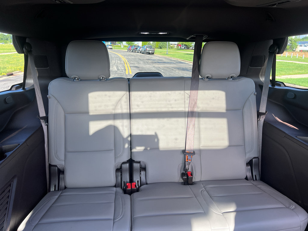 Used 2022 Chevrolet Tahoe LT w/ Luxury Package AWD/4WD image 39