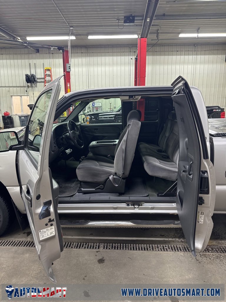 Used 2004 GMC Sierra 1500 SLE w/ Light Duty Power Package image 17