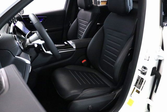 Used 2025 Mercedes-Benz GLC 350e 4MATIC w/ AMG Line image 17