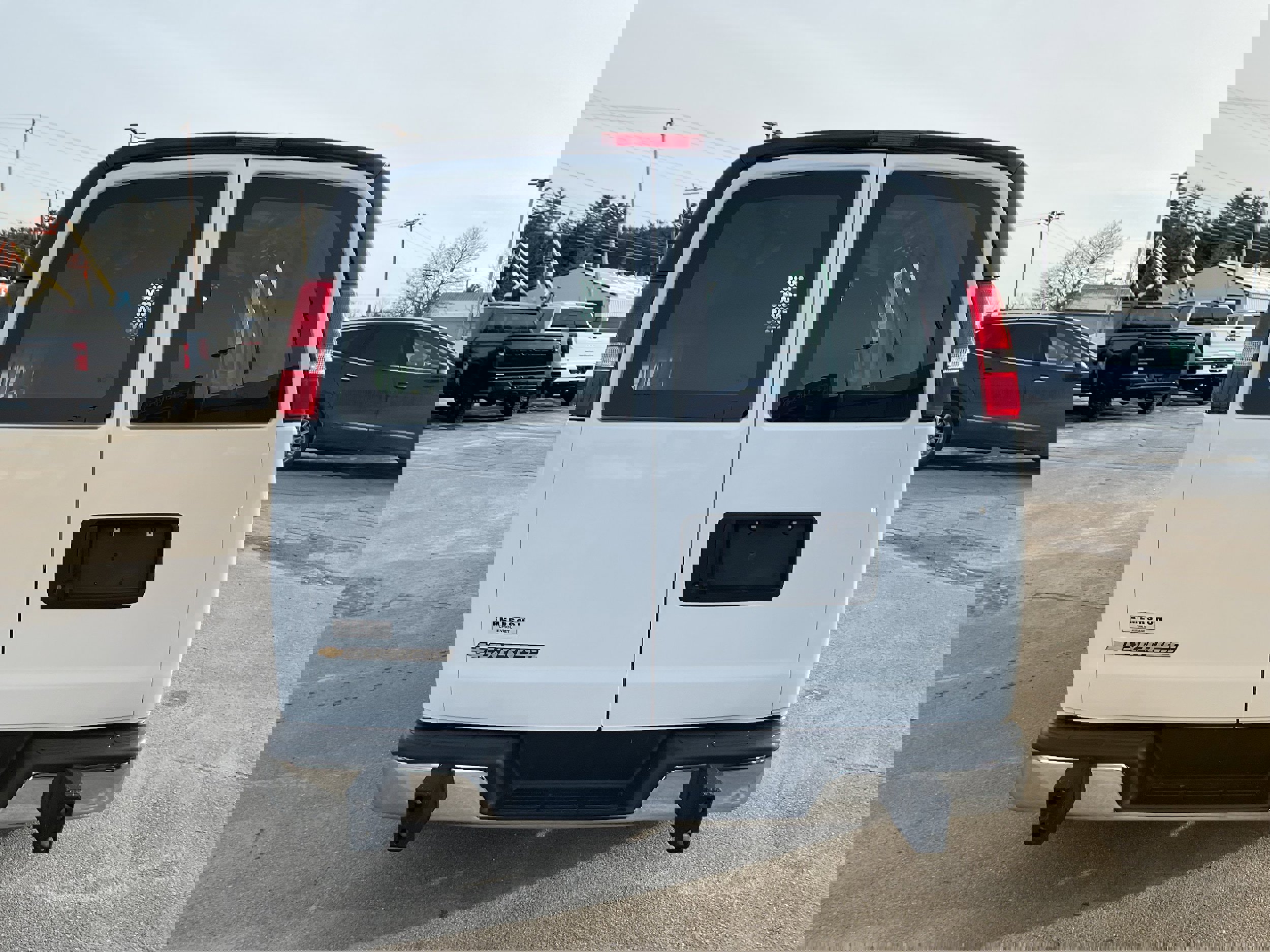 Certified 2024 Chevrolet Express 2500 w/ Driver Convenience Package image 5