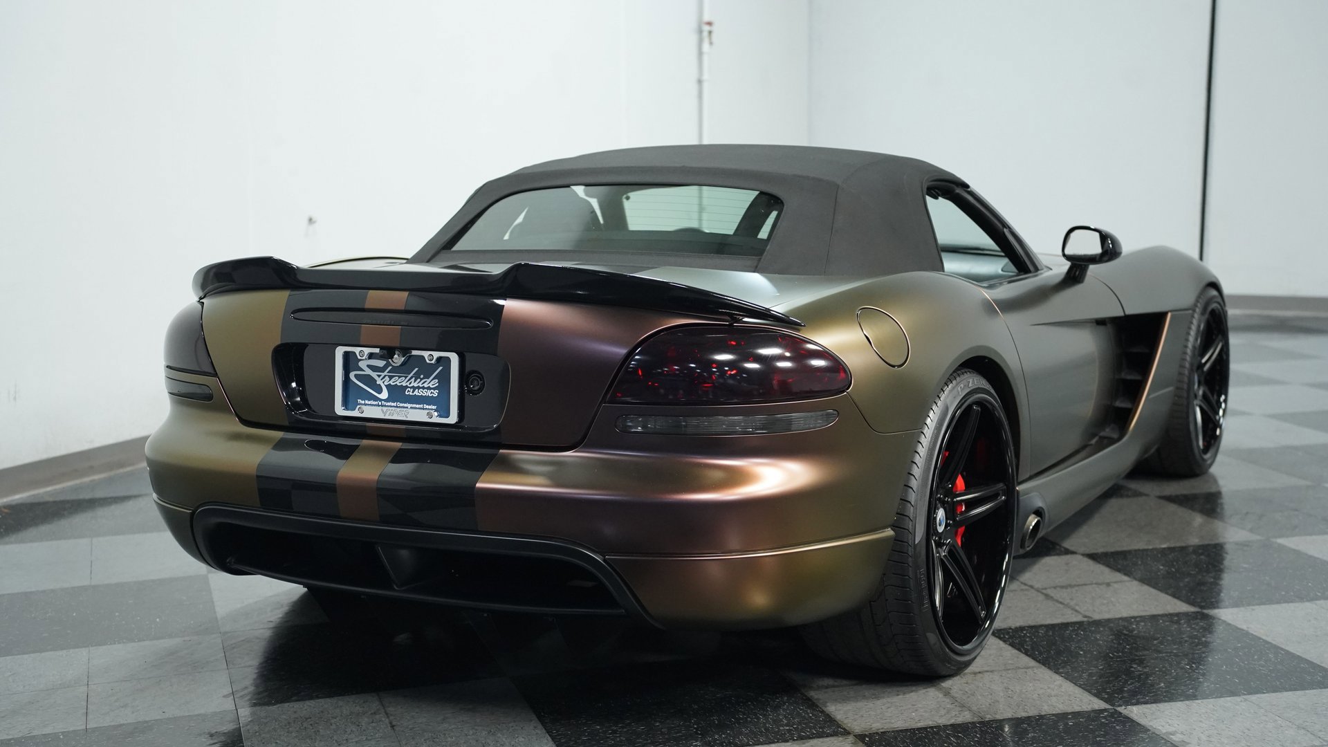 Used 2006 Dodge Viper SRT-10 image 10