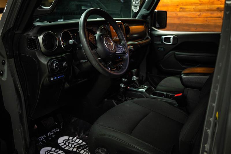 Used 2023 Jeep Wrangler Unlimited AWD/4WD image 8