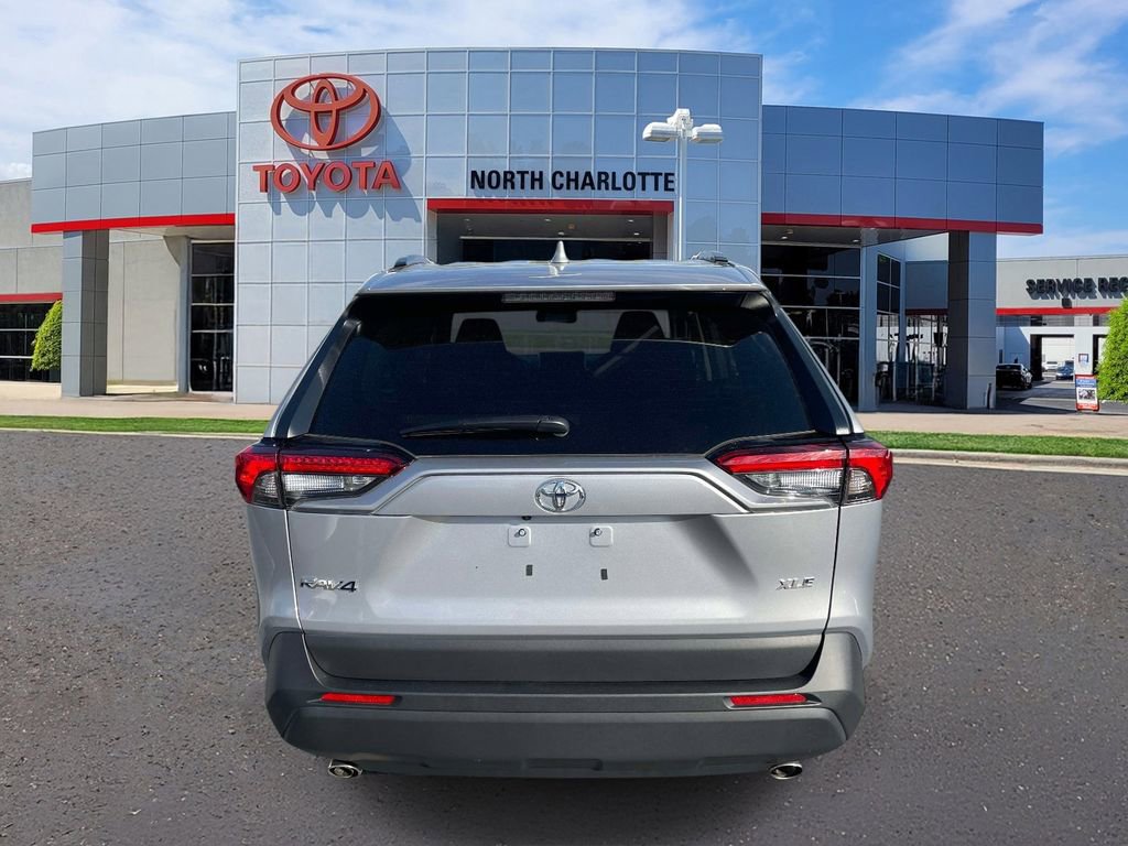 Used 2025 Toyota RAV4 XLE FWD image 9