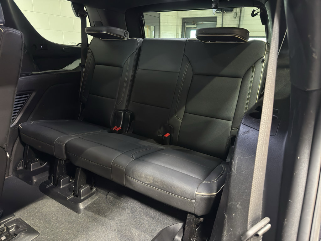 Used 2023 GMC Yukon SLT image 13