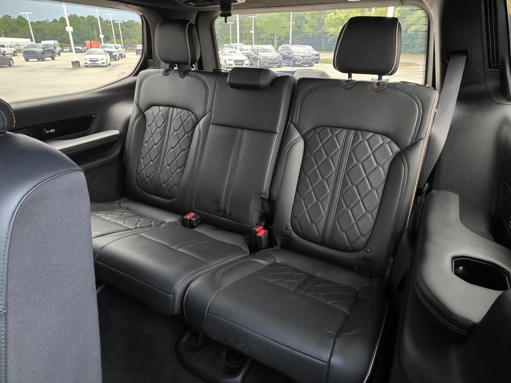 Used 2024 Jeep Grand Wagoneer Series III w/ Flexible Seating Group AWD/4WD image 18