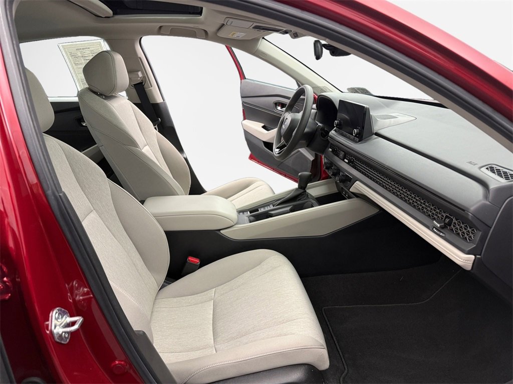 Used 2025 Honda Accord SE image 25