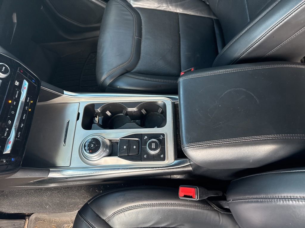 Used 2021 Ford Explorer Platinum w/ Equipment Group 601A AWD/4WD image 17