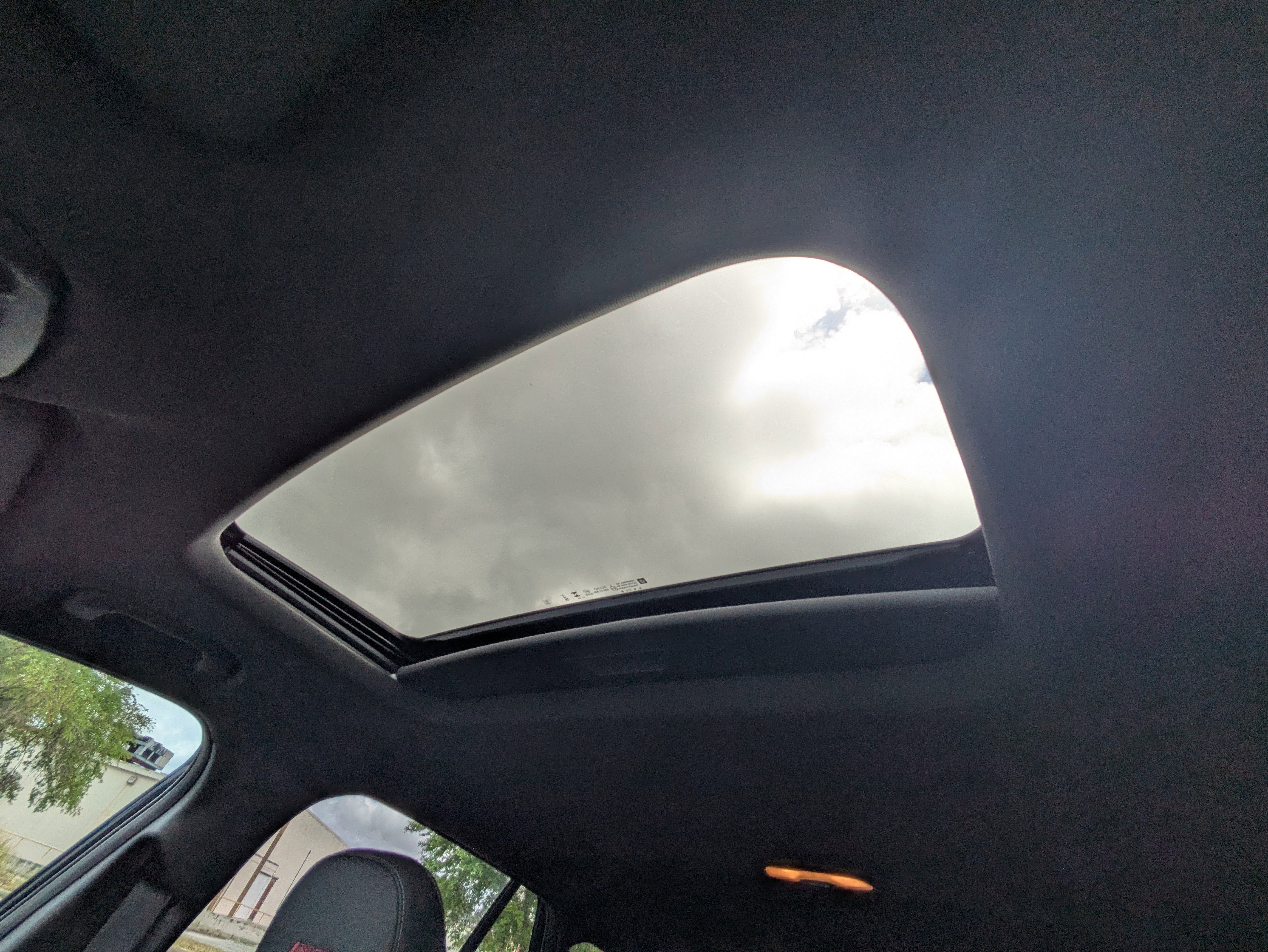 Used 2025 Chevrolet Trax RS w/ Sunroof Package FWD image 12