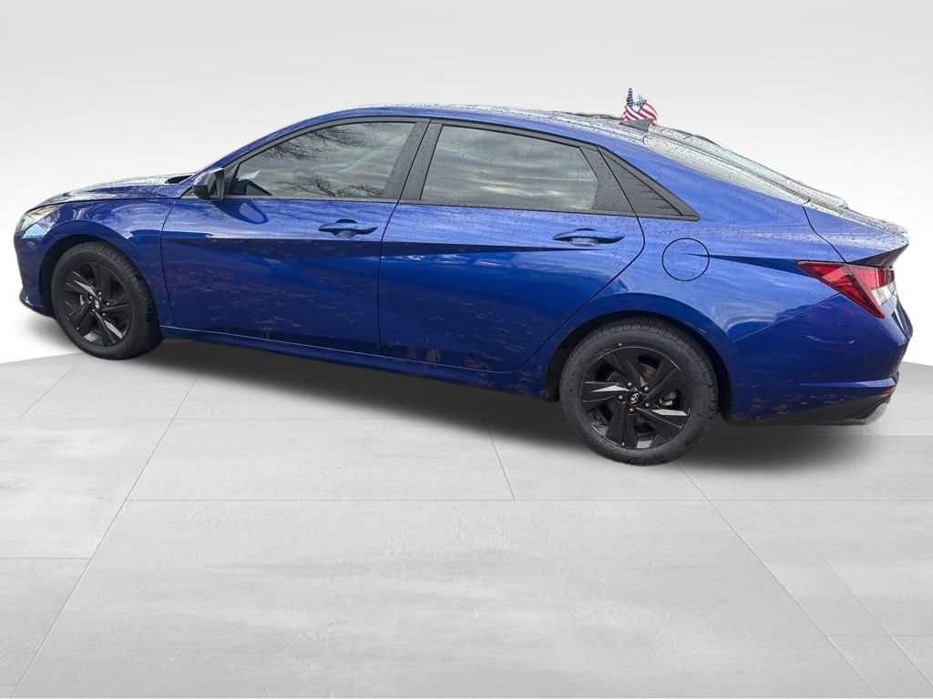 Used 2023 Hyundai Elantra SEL image 15