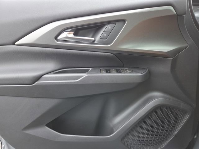 New 2026 Chevrolet Equinox EV LT image 29