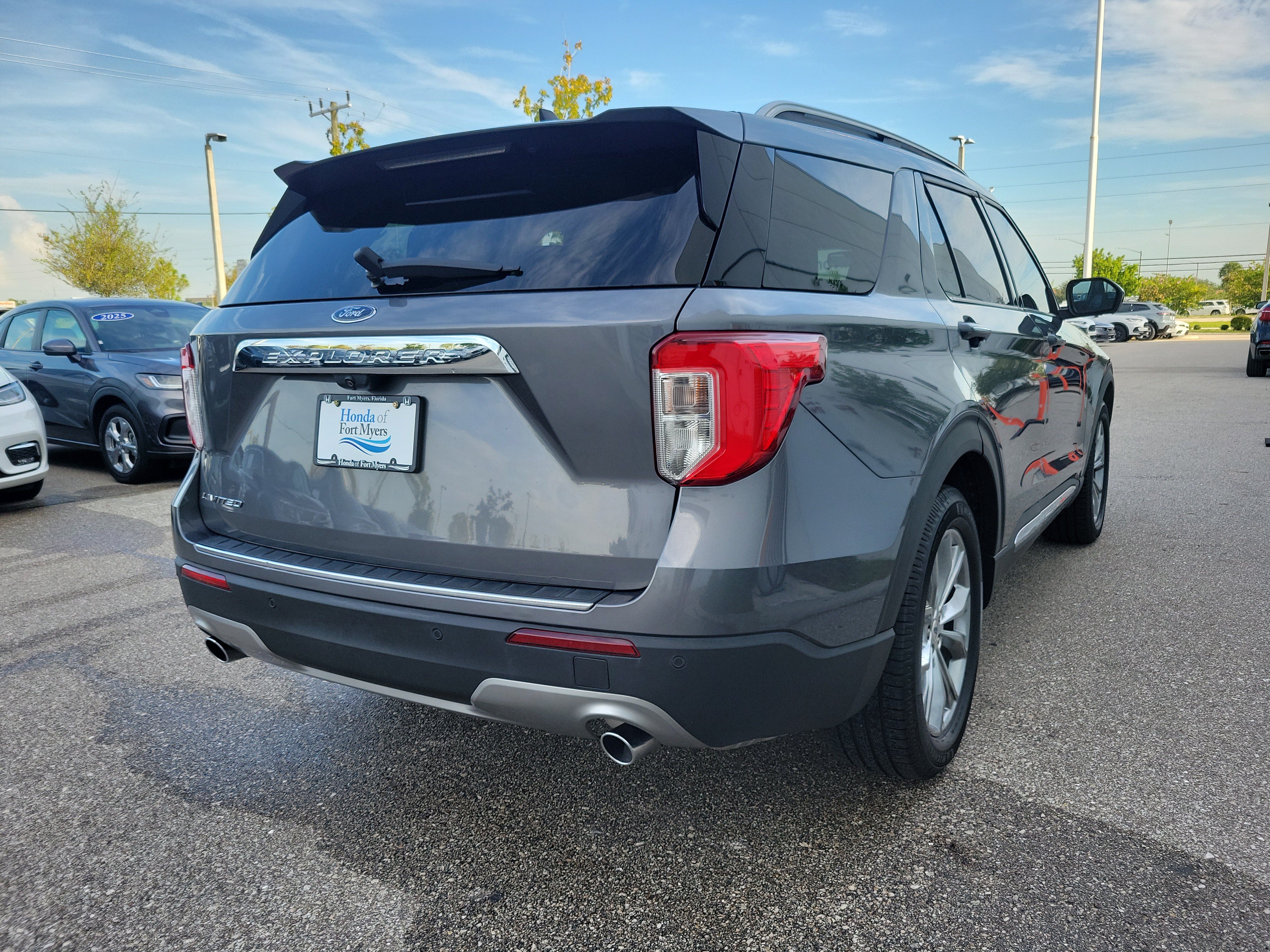 Used 2022 Ford Explorer Limited RWD image 6