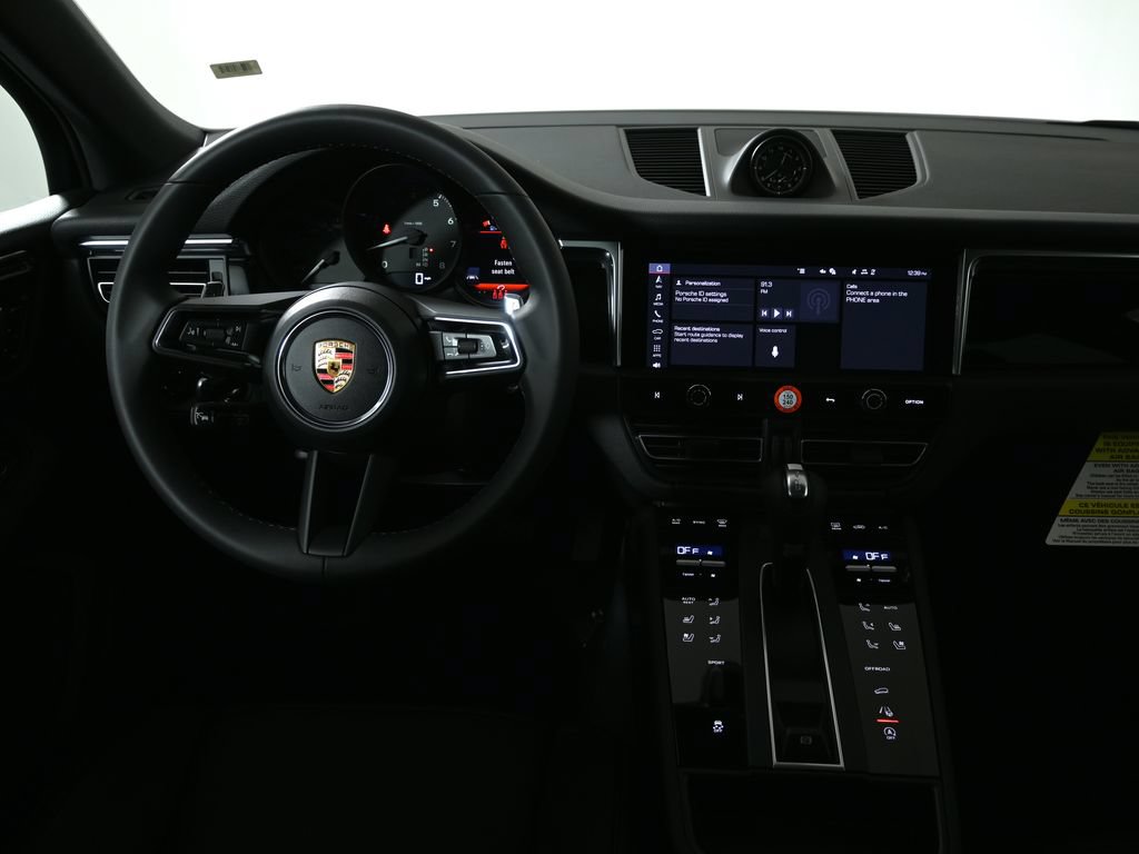 Used 2026 Porsche Macan AWD/4WD image 17