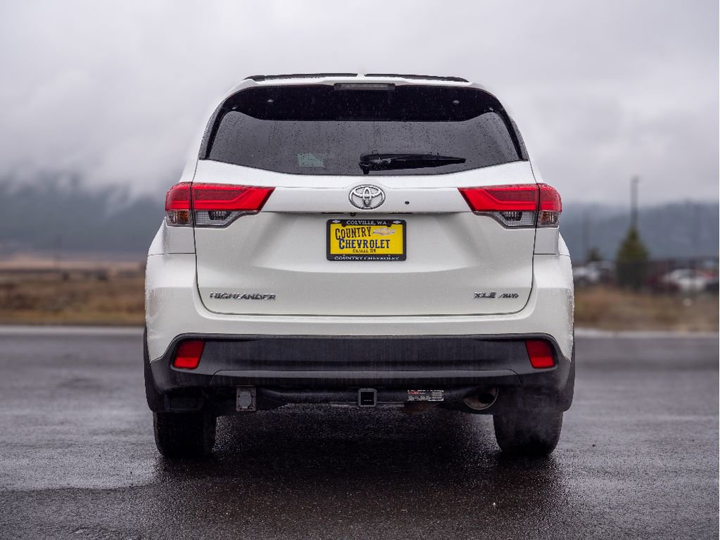 Used 2017 Toyota Highlander XLE image 5