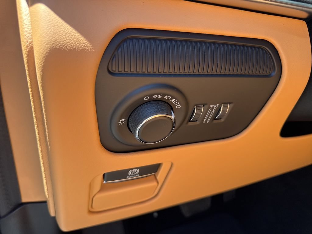 New 2026 Jeep Grand Wagoneer Summit AWD/4WD image 11