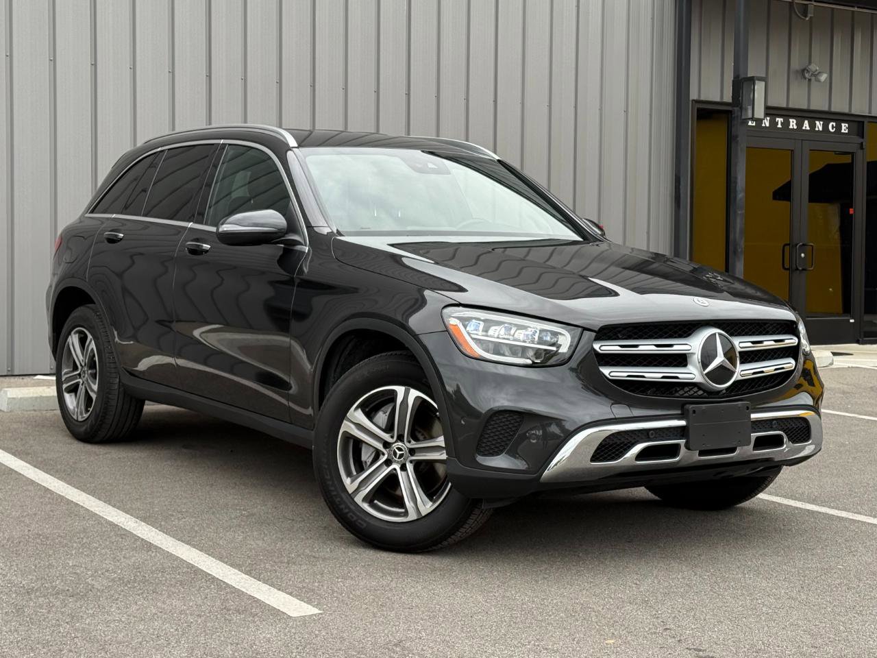 Used 2022 Mercedes-Benz GLC 300 w/ Premium Package w/ Premium Package Lite image 3