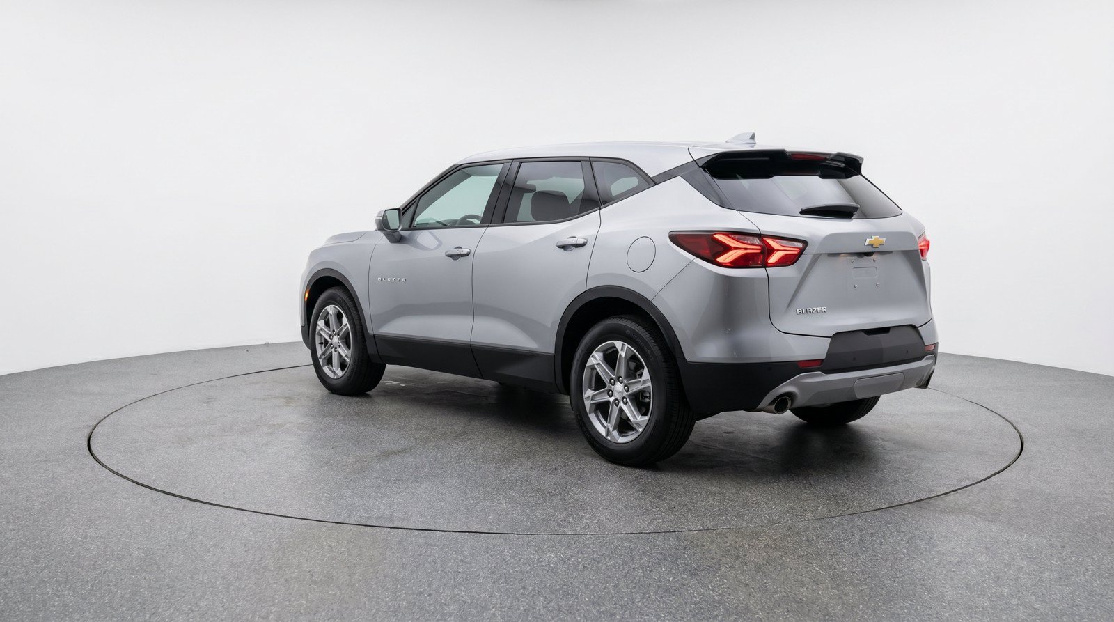 Used 2025 Chevrolet Blazer LT FWD image 6