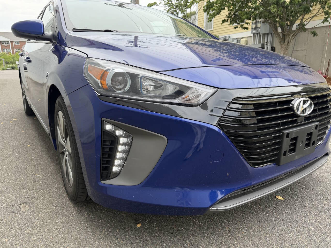Used 2019 Hyundai Ioniq Plug-In Hybrid FWD image 14