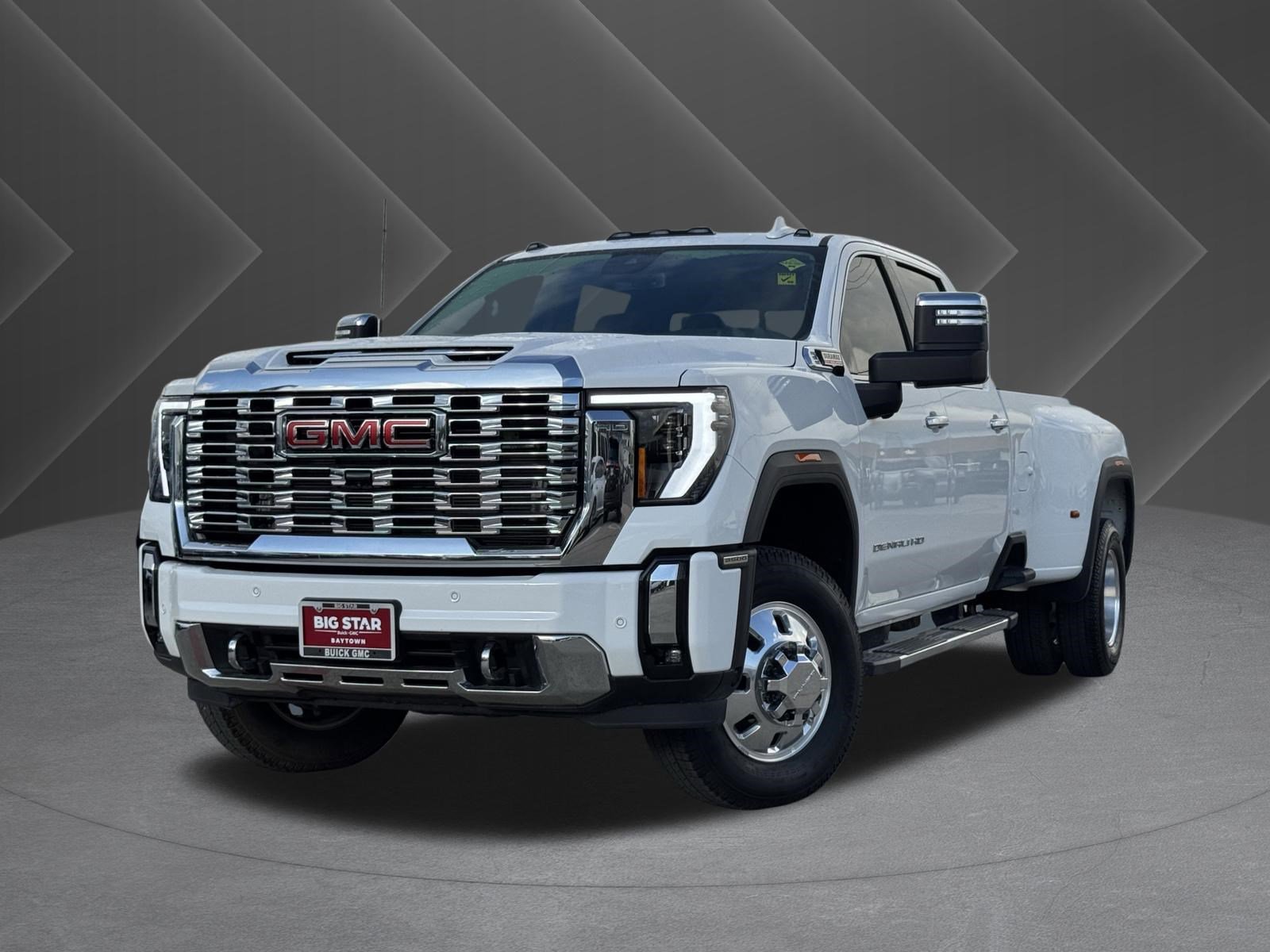 Used 2025 GMC Sierra 3500 Denali image 2