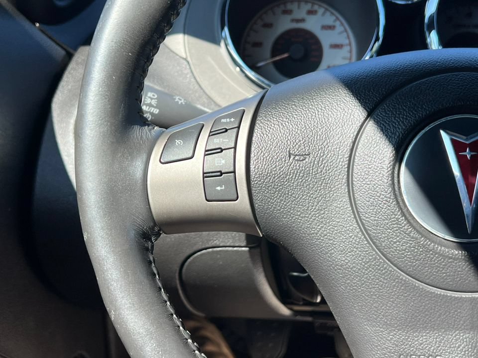 Used 2006 Pontiac Solstice Convertible w/ Premium Package RWD image 17