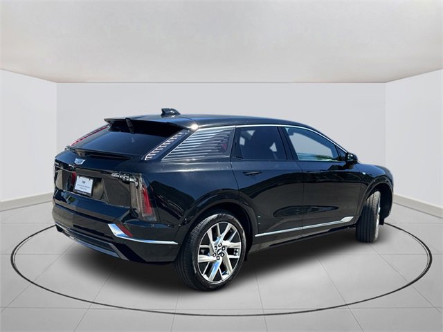 New 2025 Cadillac Optiq Luxury 1 image 11