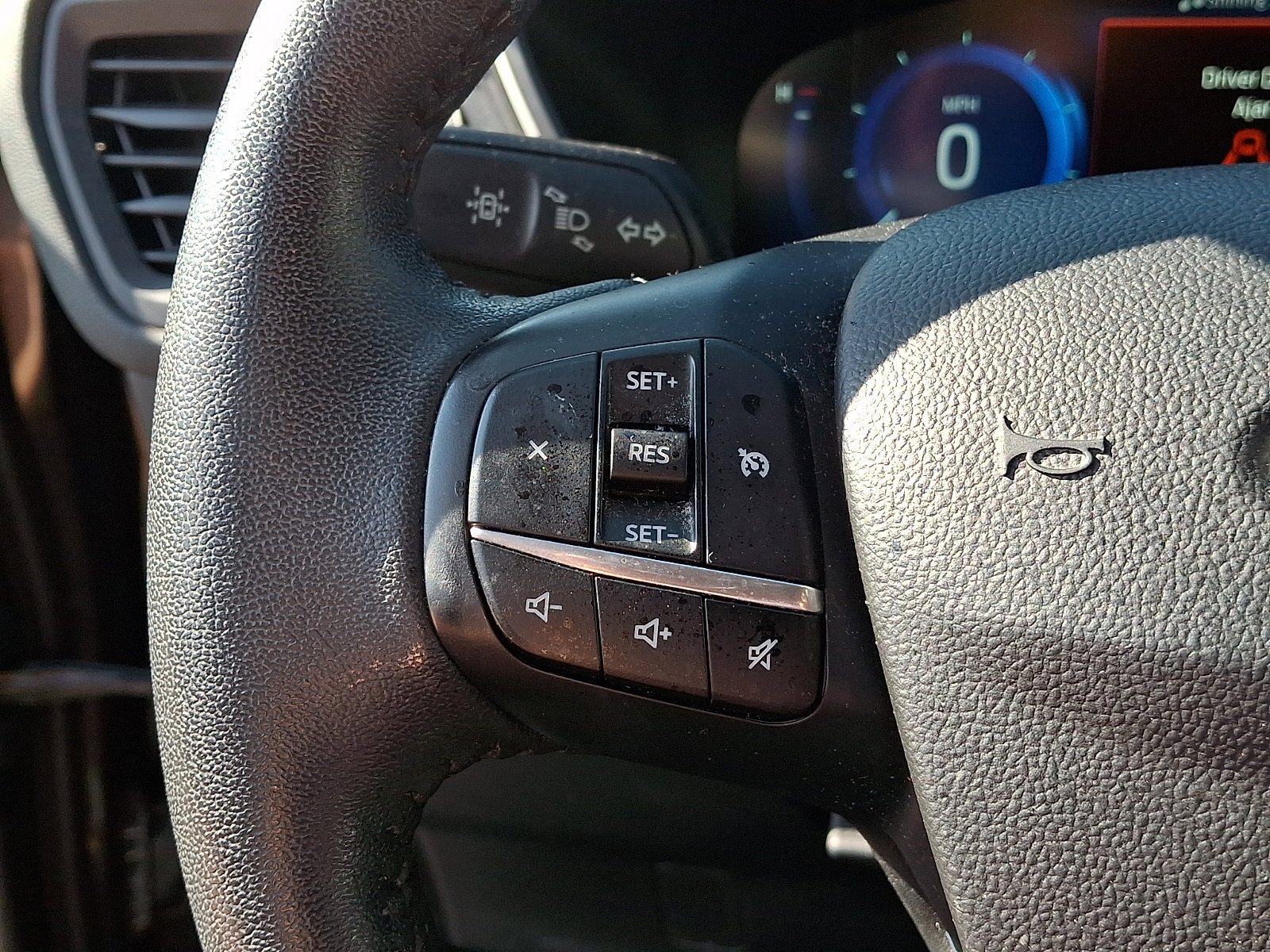 Used 2020 Ford Escape SE Sport image 21