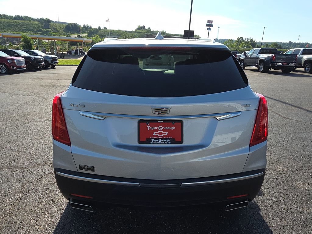 Used 2018 Cadillac XT5 Luxury w/ Driver Awareness Package FWD image 7