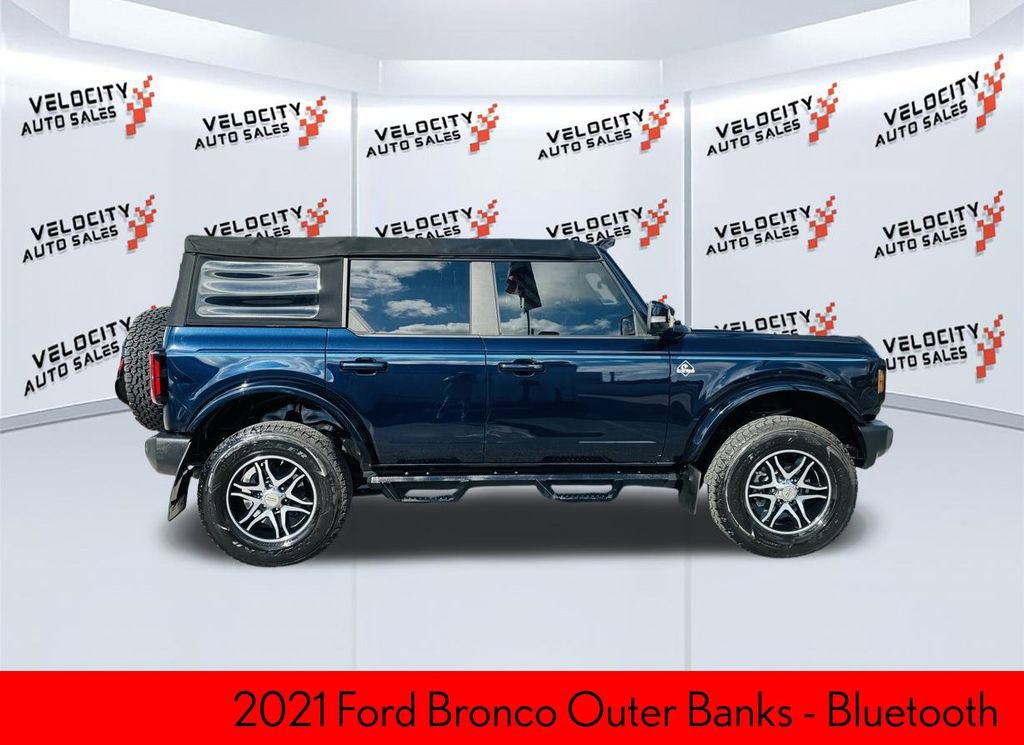 Used 2021 Ford Bronco Outer Banks image 2
