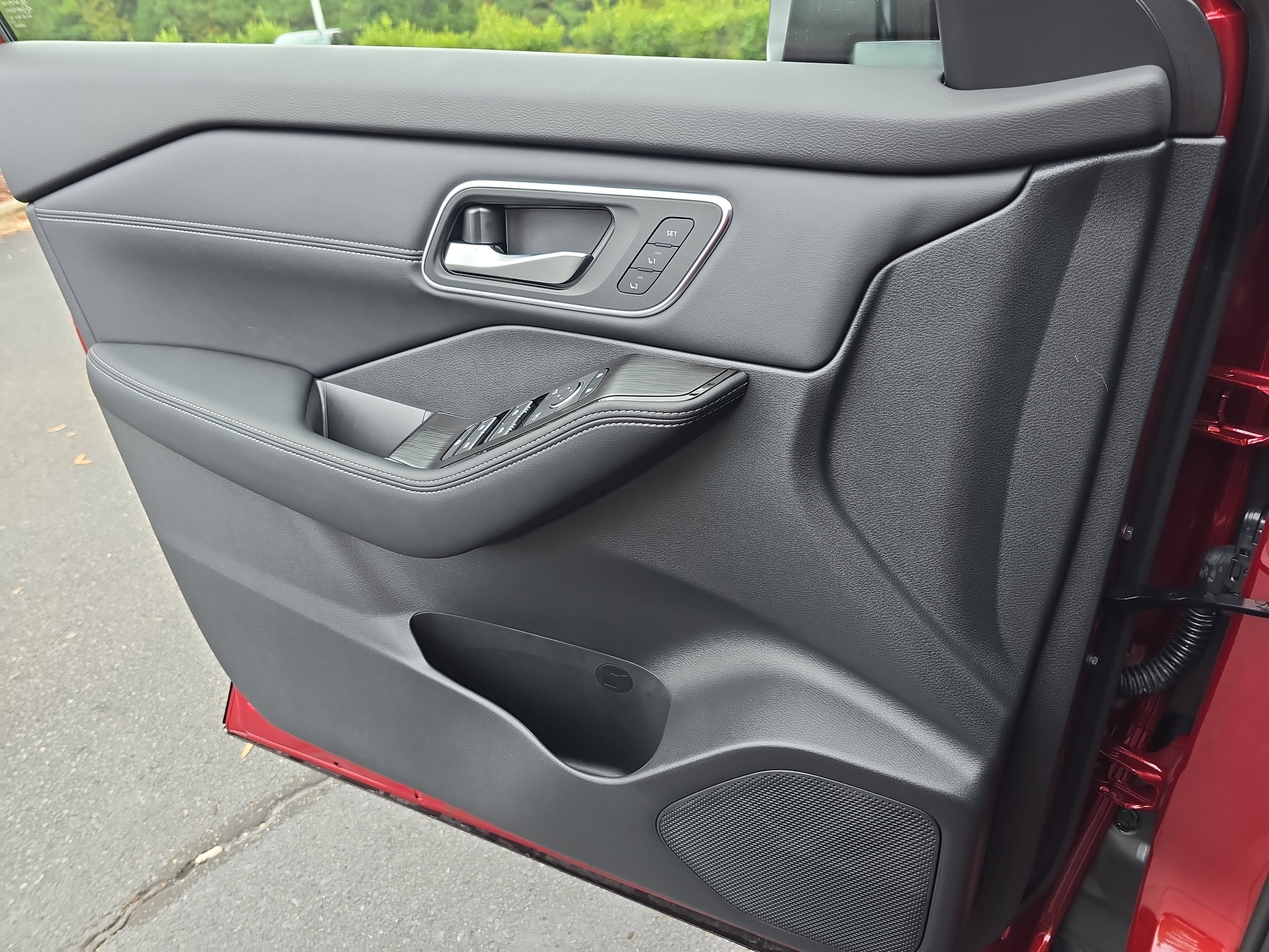 New 2026 Nissan Rogue Platinum image 27