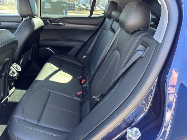 Used 2021 Alfa Romeo Stelvio Ti AWD/4WD image 18