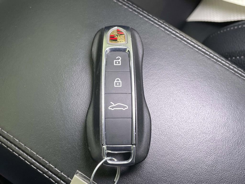 Certified 2025 Porsche 911 Carrera image 42