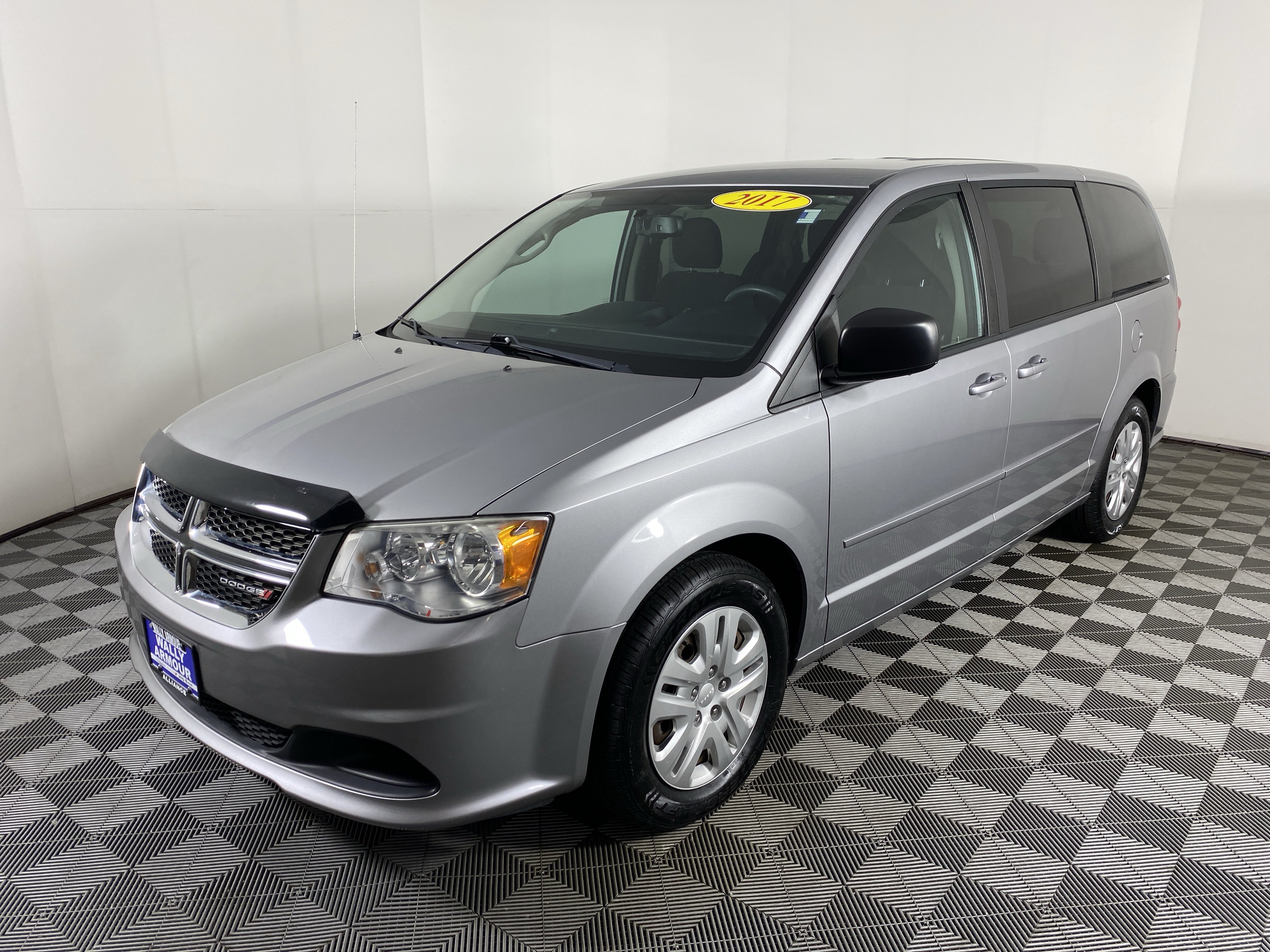 Used 2017 Dodge Grand Caravan SE w/ Power Window Group FWD image 9