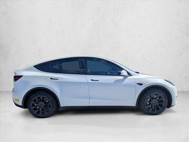 Used 2022 Tesla Model Y Long Range image 4