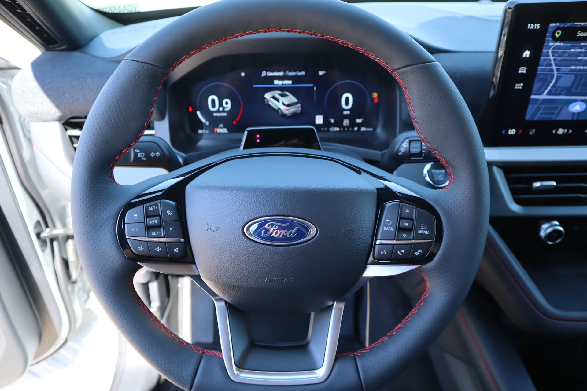 New 2027 Ford Explorer ST-Line w/ Premium Package AWD/4WD image 3