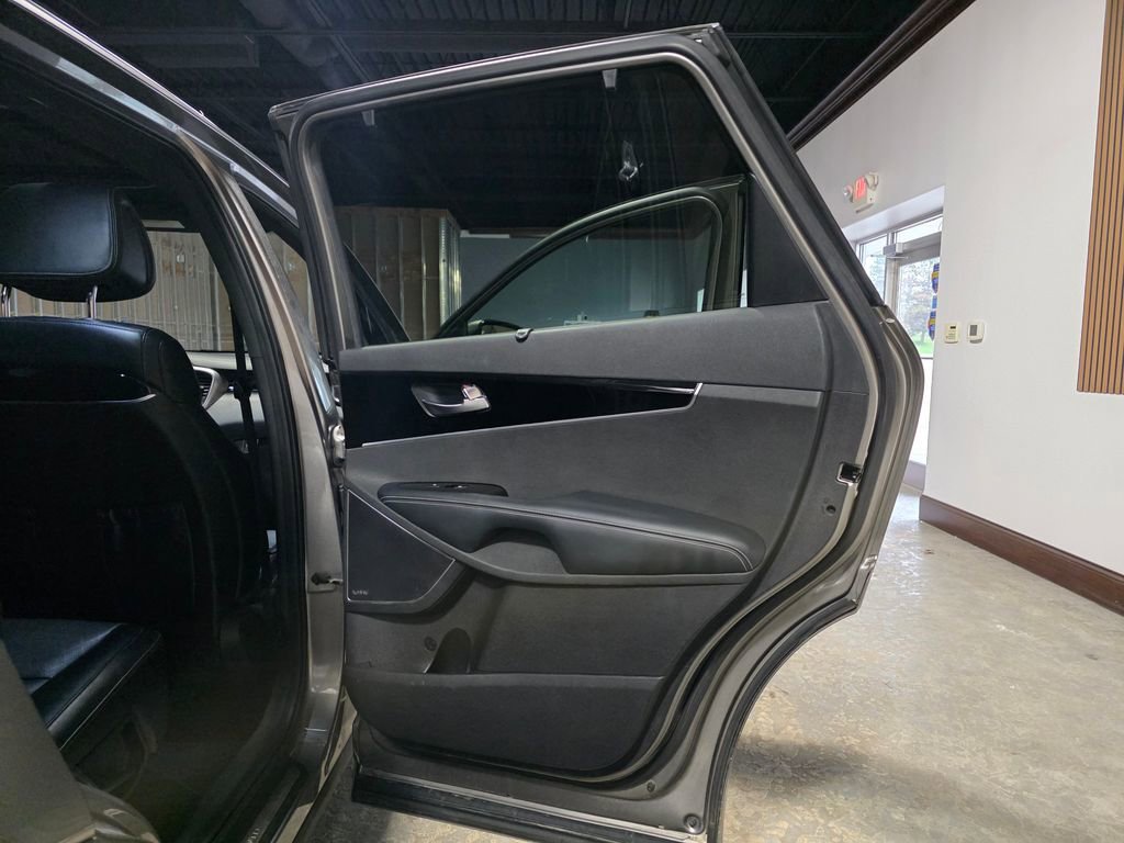 Used 2016 Kia Sorento SX image 25