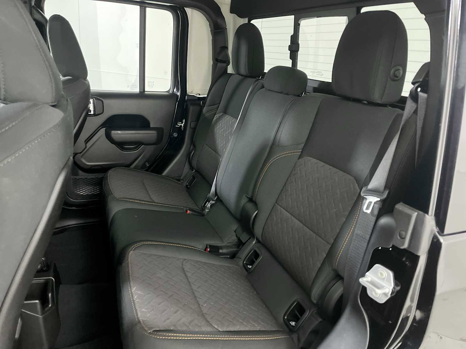 Used 2025 Jeep Gladiator Mojave w/ Convenience Group image 28