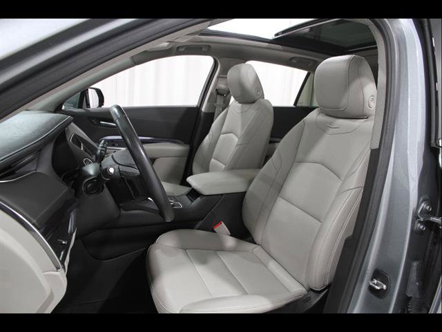 Used 2023 Cadillac XT4 Luxury w/ Cold Weather Package image 5