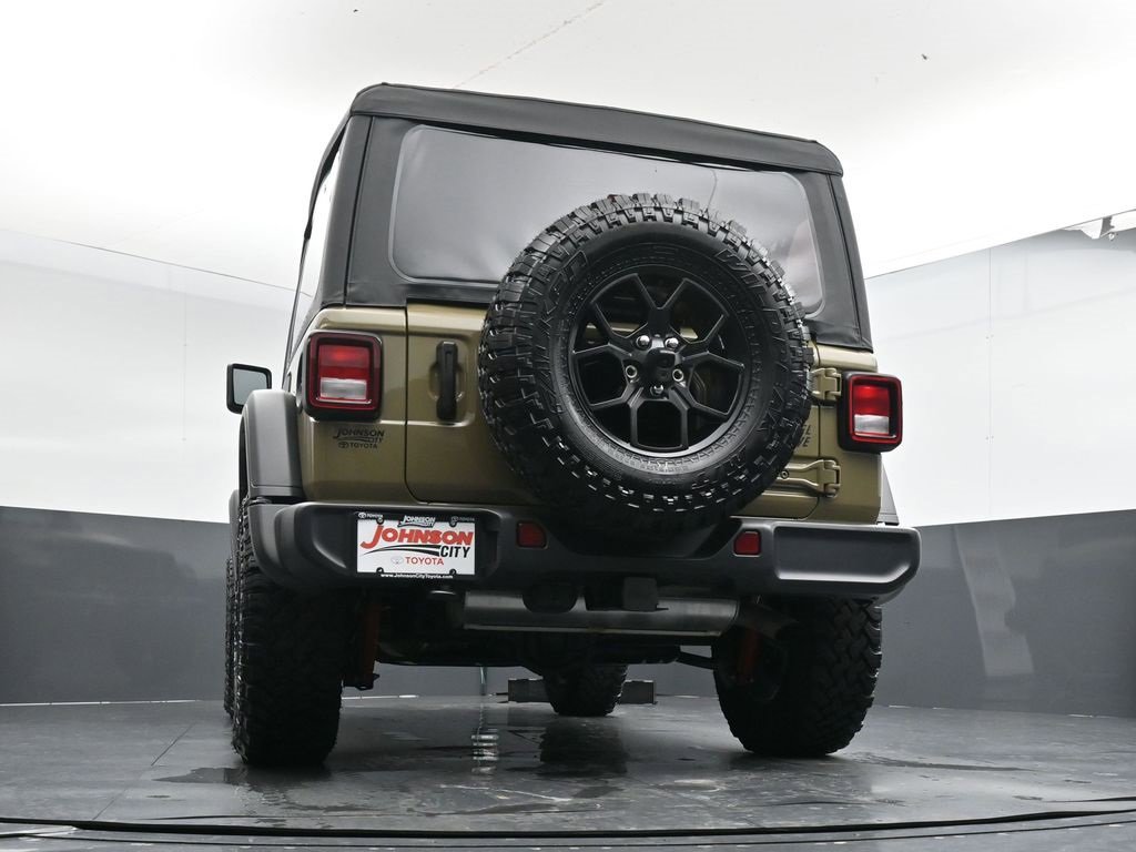 Used 2025 Jeep Wrangler Sport image 37