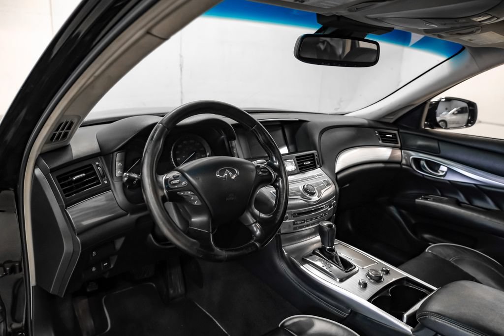 Used 2019 INFINITI Q70 L 3.7 RWD image 3